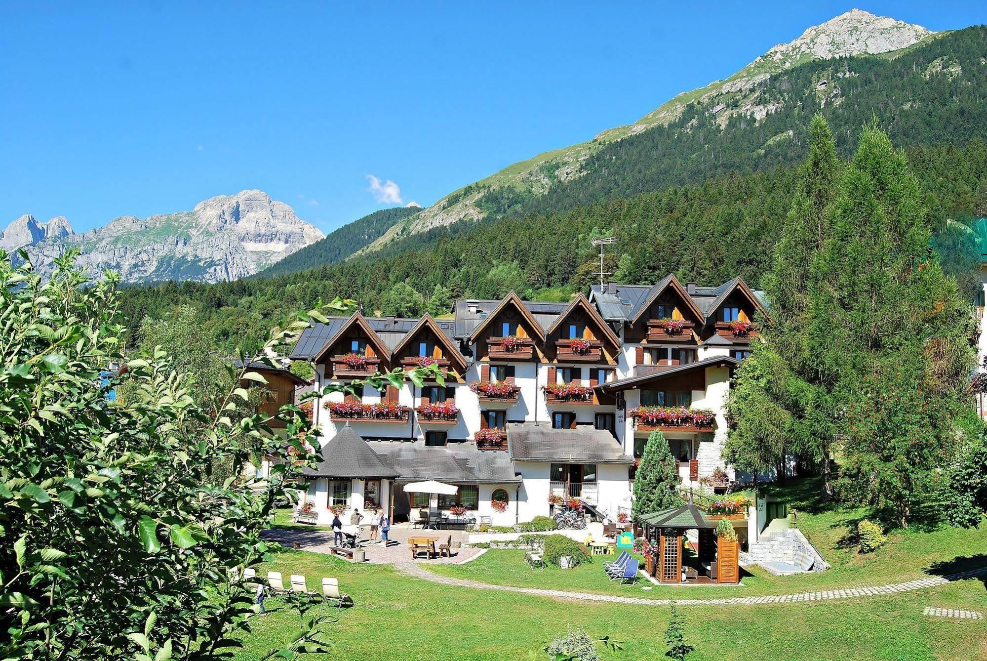 Il Piccolo Dolomiti Resort Andalo Exterior photo